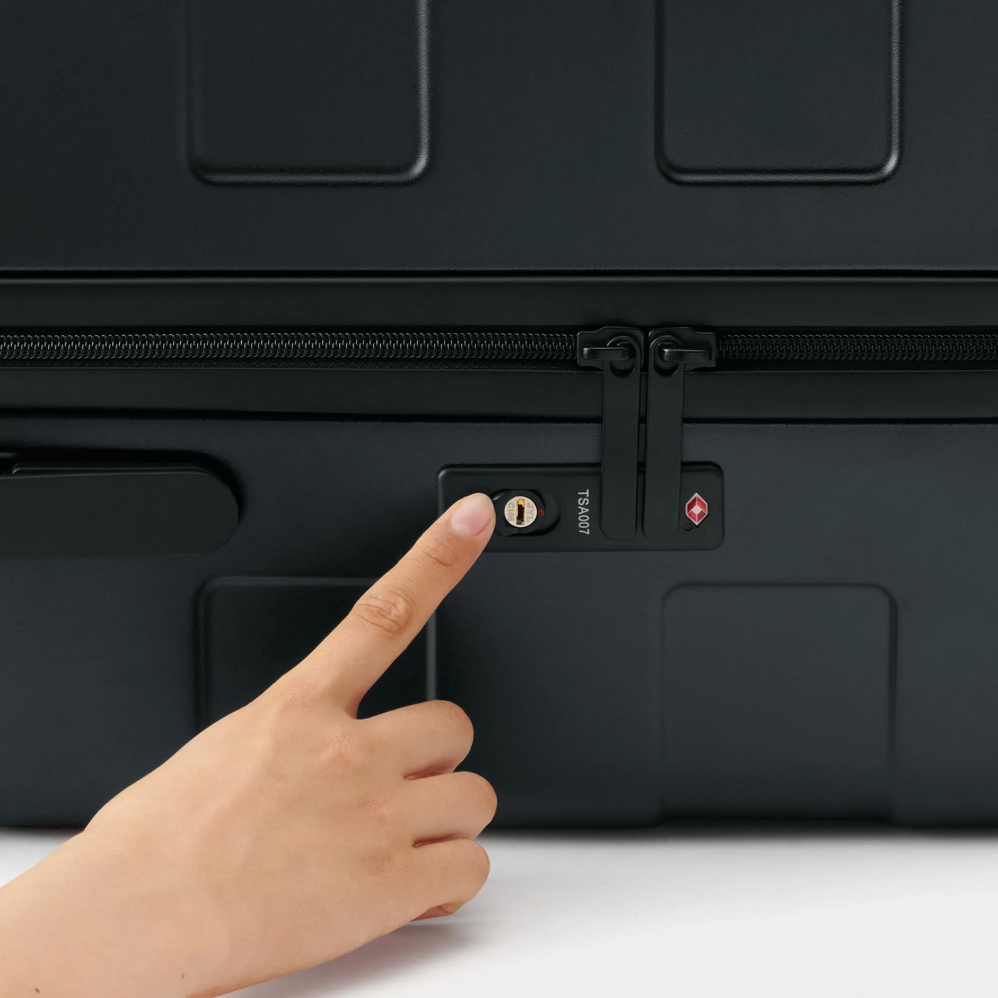Adjustable Handle Hard Shell Suitcase 105L | Check-In