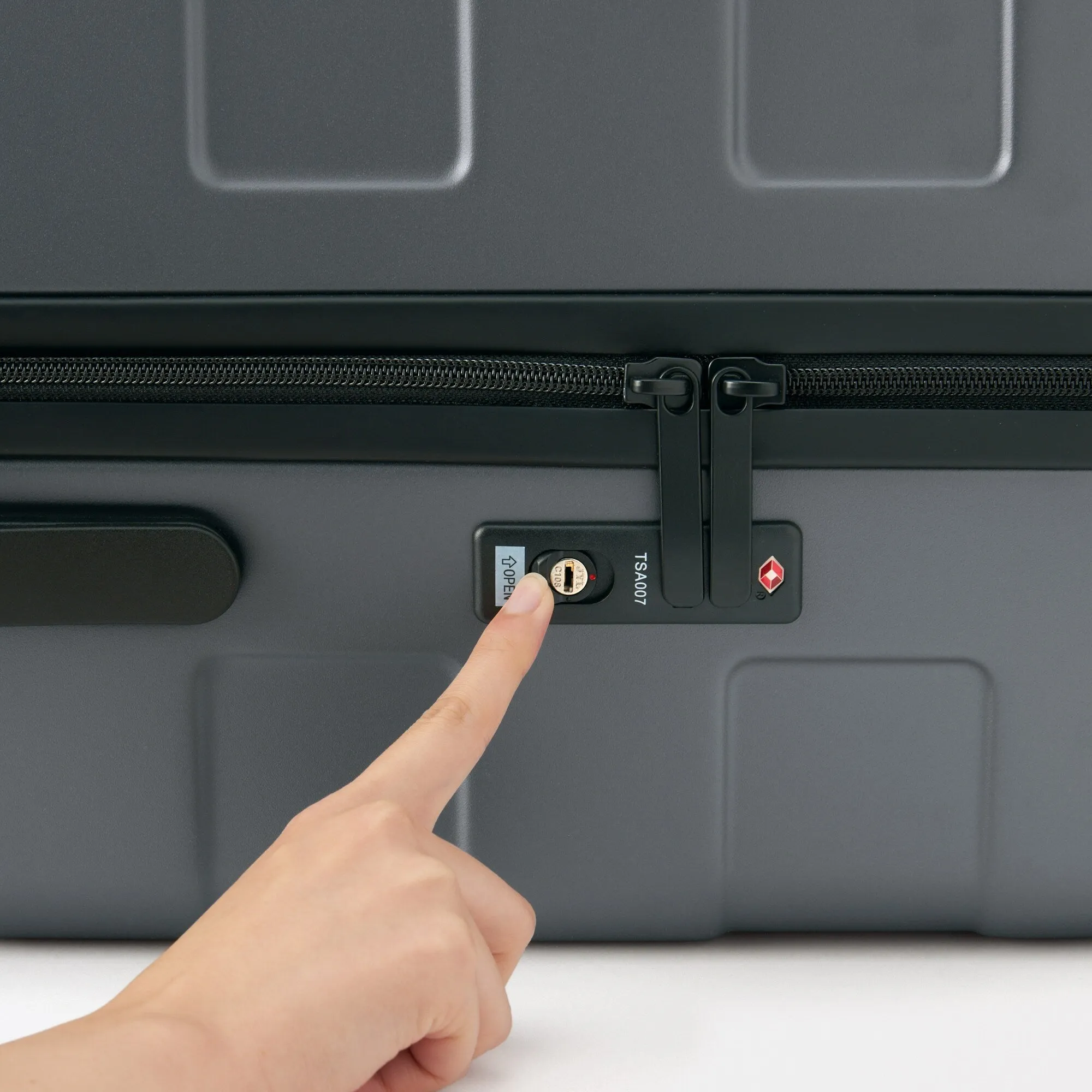 Adjustable Handle Hard Shell Suitcase 105L | Check-In