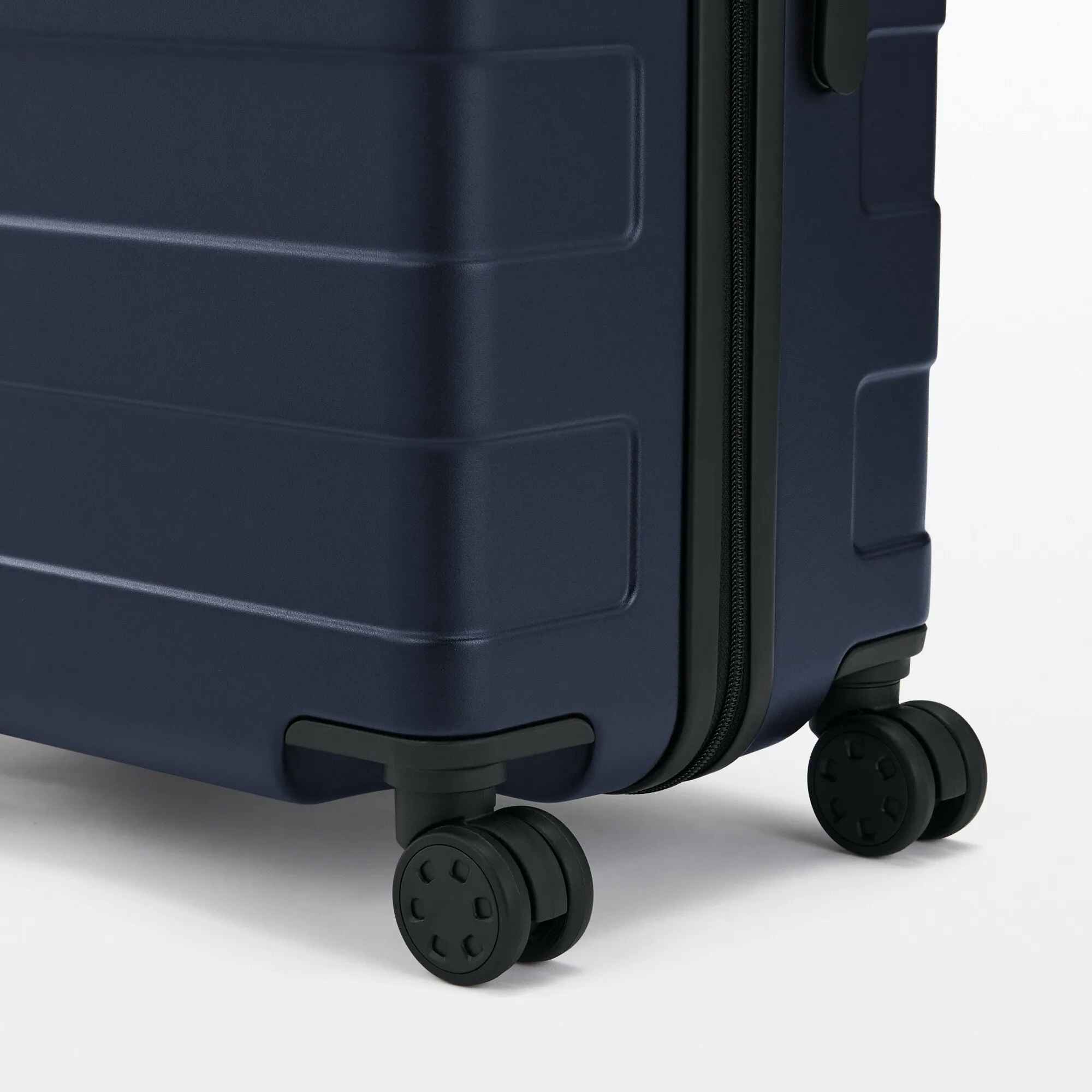 Adjustable Handle Hard Shell Suitcase 75L | Check-In