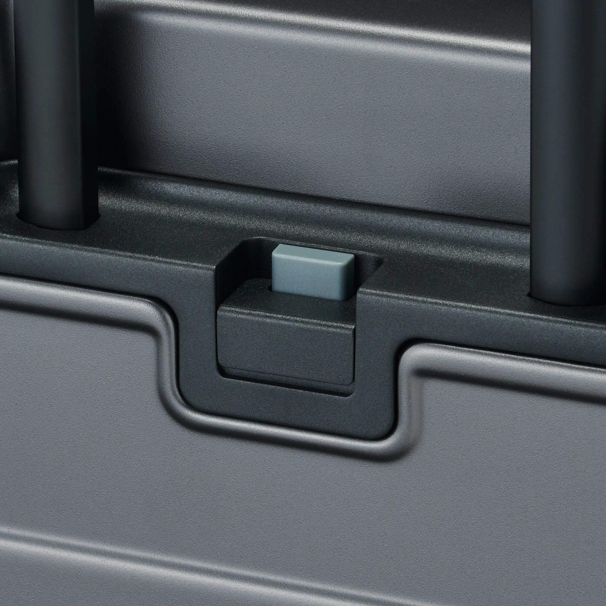 Adjustable Handle Hard Shell Suitcase 75L | Check-In