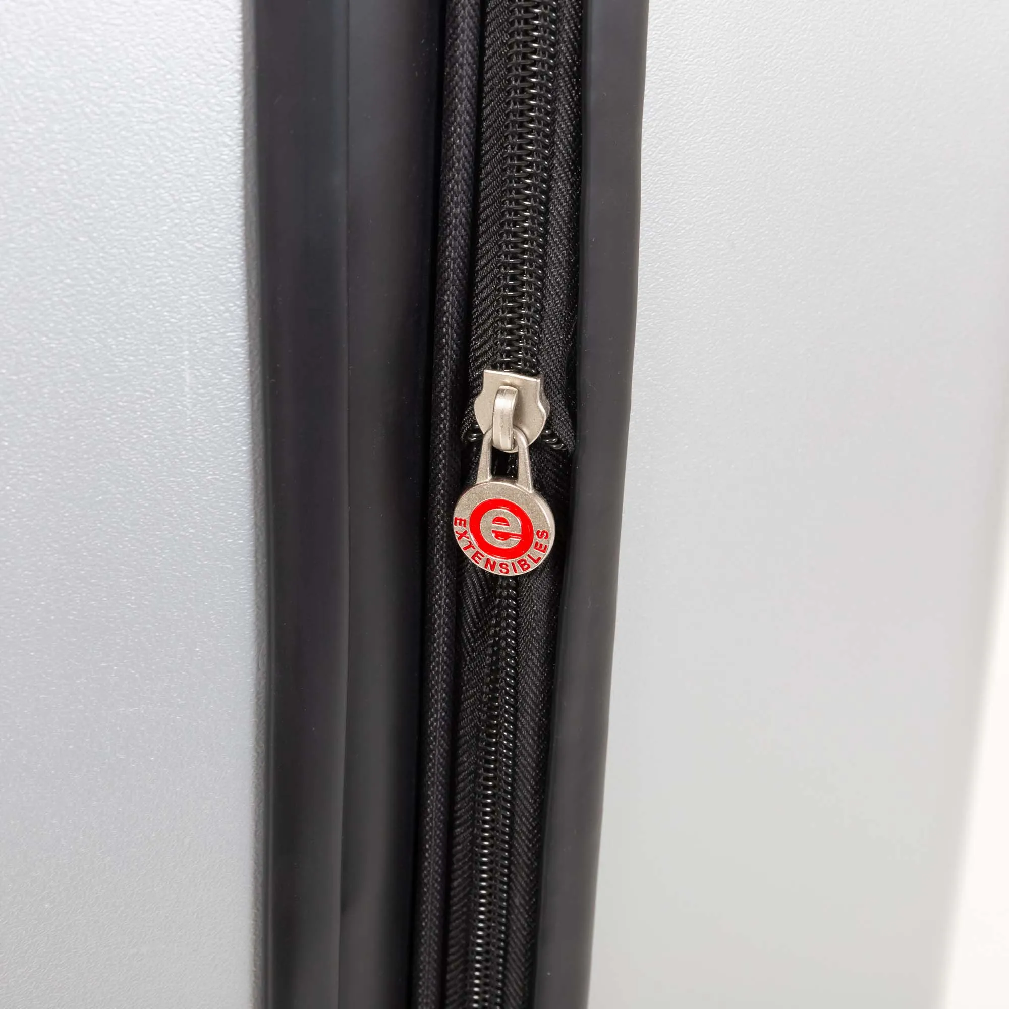 Air Canada Magnum Hardside 2 Piece Luggage Set