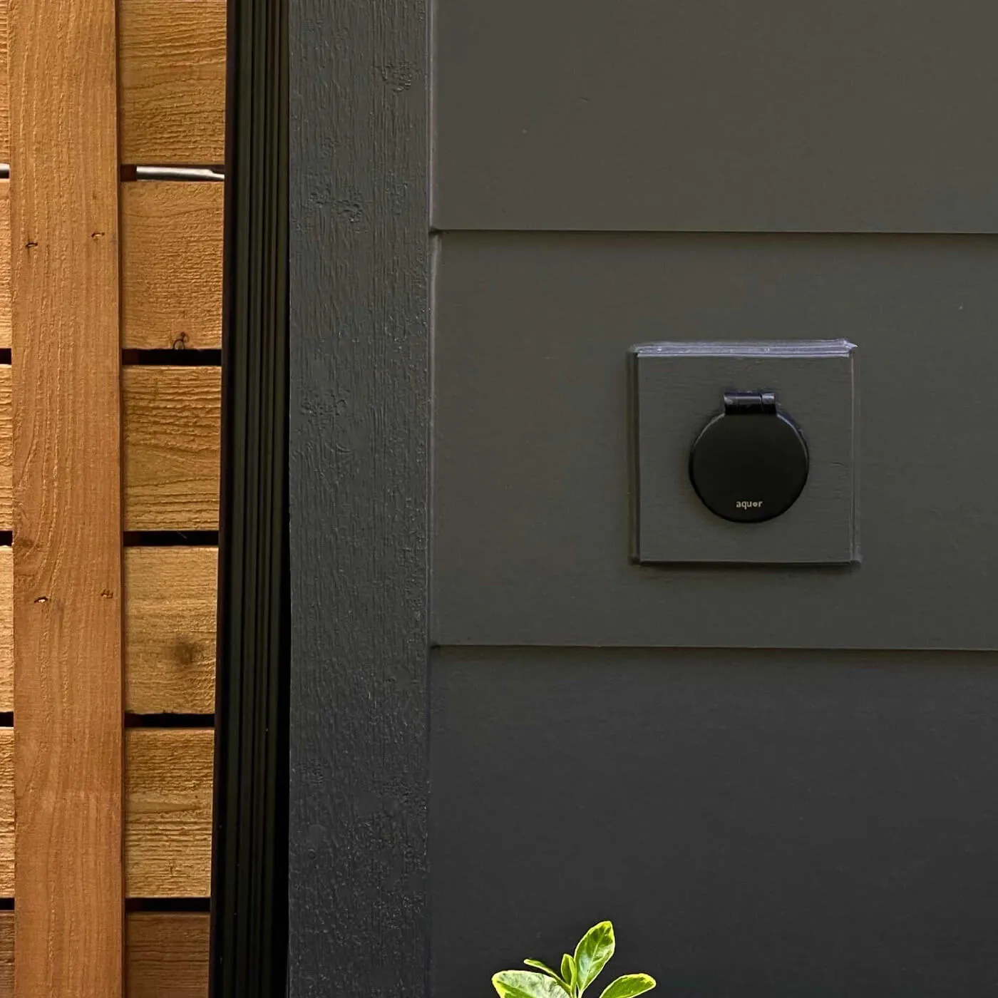 Aquor House Hydrant V1  Matte Black